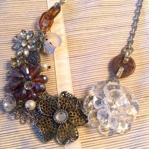 Stunning Crystal & Tortoise Necklace